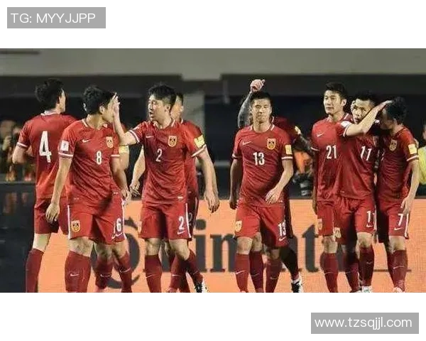 足球明星用真情温暖球迷心灵传递爱的力量与希望